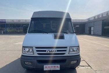 二手依维柯 Power Daliy 尊享版A32 127马力 双排封闭厢式货车(国四)二手封闭货车图片