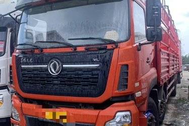 二手东风商用车 天龙重卡 245马力 6X2 9.6米仓栅式载货车(国五) 前四后四 康明斯二手载货车 黄牌图片