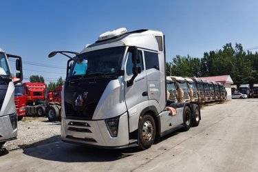 二手中国重汽 黄河 X7重卡 570马力 6X4 AMT自动挡牵引车(速比2.85)(国六) 双驱 潍柴二手牵引车 黄牌