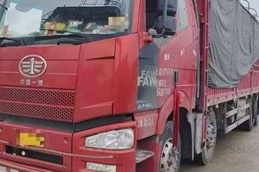 二手一汽解放 J6P重卡 350马力 8X4 9.5米仓栅式载货车(国五) 前四后八 一汽二手载货车 黄牌