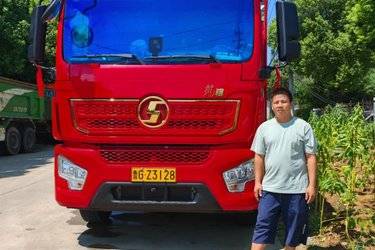 二手陕汽康明斯 龙骥 标载版 240马力 4X2 6.8米仓栅式载货车(国六) 单桥 东风康明斯二手载货车 黄牌图片
