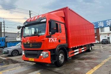 二手中国重汽 HOWO TX 290马力 4X2 9.6米厢式载货车(国六) 单桥 曼二手载货车 黄牌图片