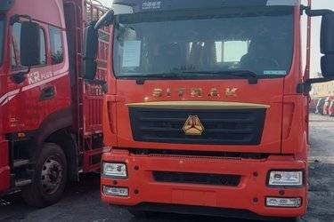 二手中国重汽 汕德卡SITRAK G5S重卡 豪华版 290马力 4X2 6.8米AMT自动档栏板载货车(国六) 单桥 曼二手载货车 黄牌图片