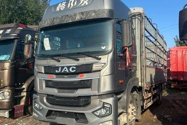 二手江淮 格尔发A5XⅢ中卡 245马力 4X2 6.2米仓栅式载货车(国六) 单桥 潍柴二手载货车 黄牌图片