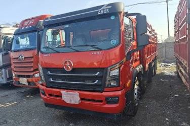 二手大运 祥龙 230马力 6X2 6.8米排半仓栅式载货车(国六) 前四后四 云内动力二手载货车 黄牌