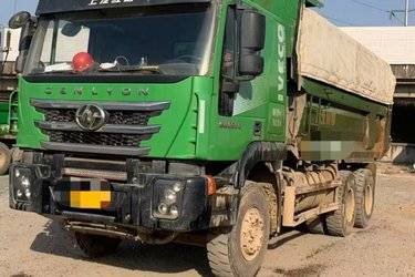 二手上汽红岩 杰狮重卡 350马力 6X4 5.6米自卸车(国五) 后八轮 上菲红二手自卸车 黄牌