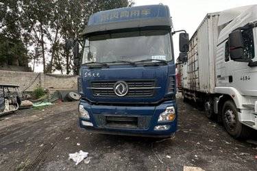 二手东风商用车 天龙重卡 270马力 6X2 9.6米仓栅式载货车(国五) 前四后四 曼二手载货车 黄牌图片