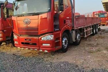 二手一汽解放 J6P重卡 绿通版 350马力 8X4 9.5米栏板载货车(国五) 前四后八 锡柴二手载货车 黄牌图片