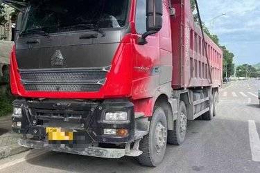 二手中国重汽HOWO TH7 550马力 8X4 8.8米自卸车(国六) 前四后八 中国重汽二手自卸车 黄牌