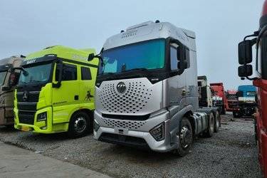 二手福田 欧曼银河 北方版 660马力 6X4 AMT自动档牵引车(国六) 双驱 福田康明斯二手牵引车 黄牌图片