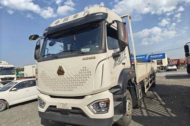 二手中国重汽 豪沃NX中卡 290马力 6X2 9.5米栏板载货车(国六) 前四后四 曼二手载货车 黄牌