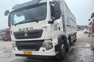 二手中国重汽 HOWO T5G重卡 310马力 8X4 9.52米仓栅式载货车(国五) 前四后八 中国重汽二手载货车 黄牌