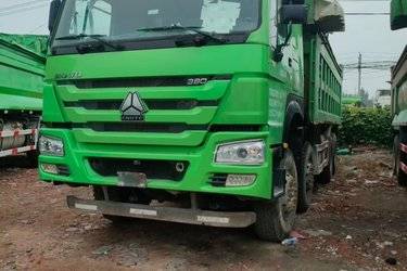 二手中国重汽 HOWO重卡 380马力 8X4 6.8米自卸车(国五) 前四后八 中国重汽二手自卸车 黄牌