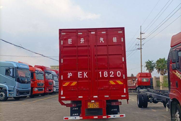 二手东风商用车 180马力 载货车