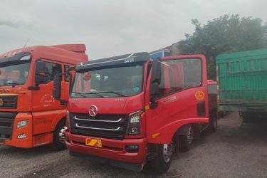 二手大运 祥龙 230马力 6.75米排半栏板载货车(国六) 前四后四 云内动力二手载货车 黄牌