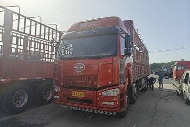 二手一汽解放 J6P重卡 350马力 8X4 9.5米仓栅式载货车(国五) 前四后八 锡柴二手载货车 黄牌