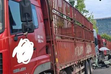 二手东风商用车 天龙VL重卡 350马力 8X4 9.6米仓栅式载货车(国五) 前四后八 东风二手载货车 黄牌