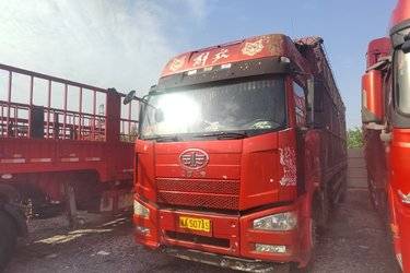二手畜禽运输车 一汽解放 解放J6P 350 9.6