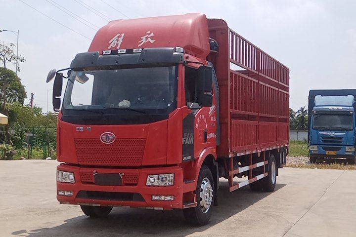 二手一汽解放 220马力 载货车
