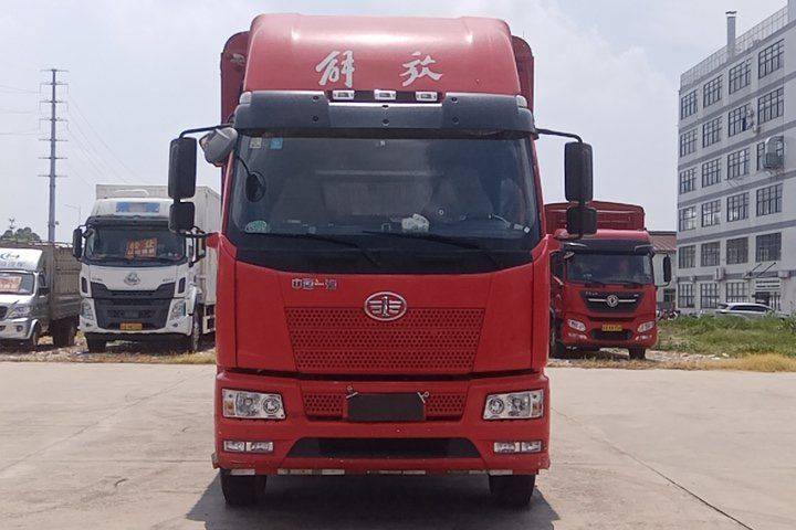 二手一汽解放 220马力 载货车