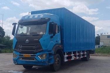 二手中国重汽 豪瀚J5G中卡 标载版 240马力 4X2 9.7米厢式载货车(国五) 单桥 曼二手载货车 黄牌
