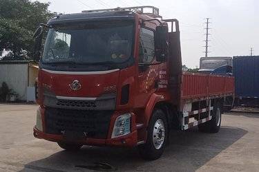 二手东风柳汽 新乘龙M3中卡 185马力 4X2 6.75米栏板载货车(国五) 单桥 玉柴二手载货车 黄牌图片