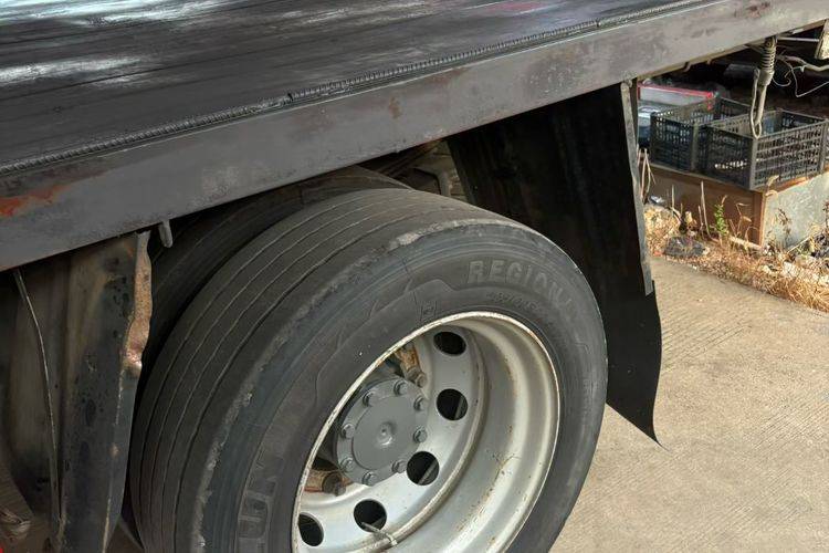 二手重汽汕德卡 290马力 载货车