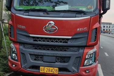 二手东风柳汽 乘龙H5中卡 240马力 4X2 6.8米仓栅式载货车(国五) 单桥 玉柴二手载货车 黄牌