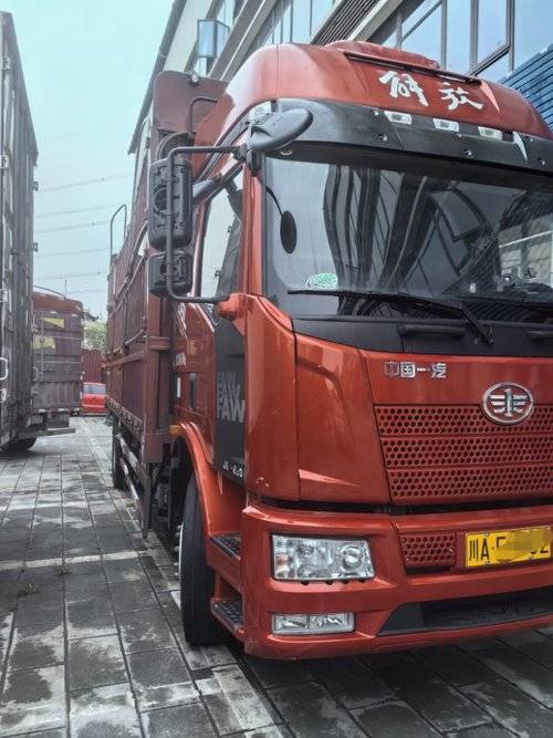 一汽解放 220马力 载货车
