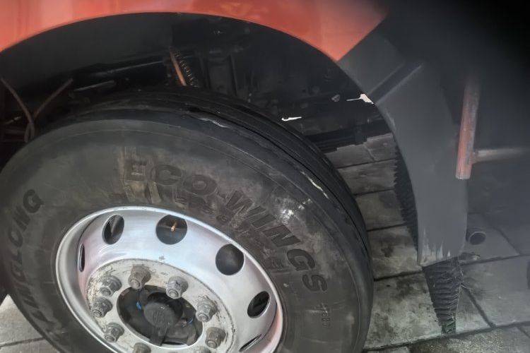 一汽解放 220马力 载货车
