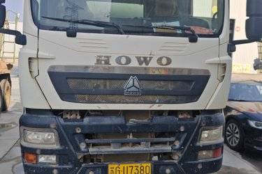 二手中国重汽 HOWO T5G 340马力 8X4 7.99方混凝土搅拌车底盘(国五) 前四后八 潍柴二手搅拌车图片
