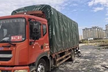 二手东风 多利卡D9 170马力 4X2 6.8米载货车底盘(国五) 单桥 安徽康明斯二手载货车 黄牌图片