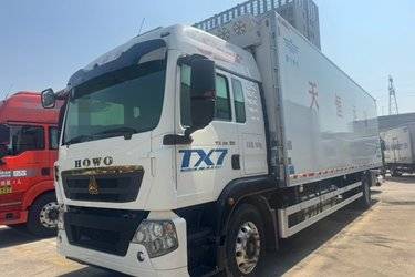 二手冷藏车 重汽豪沃(HOWO) HOWO TX7 290 9.6 4X2图片