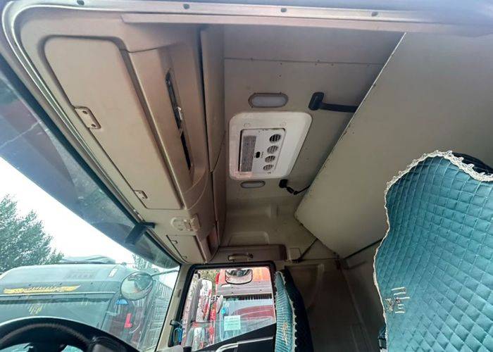 二手青岛解放 460马力 载货车