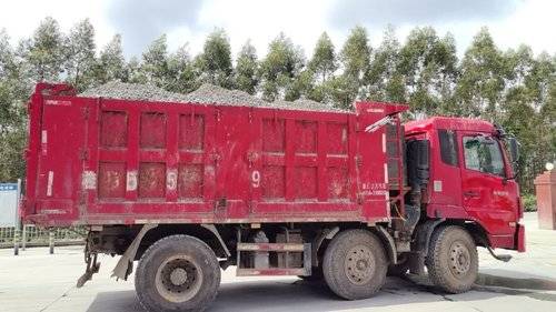 南骏汽车 220马力 自卸车