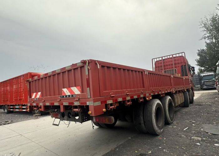 二手青岛解放 460马力 载货车