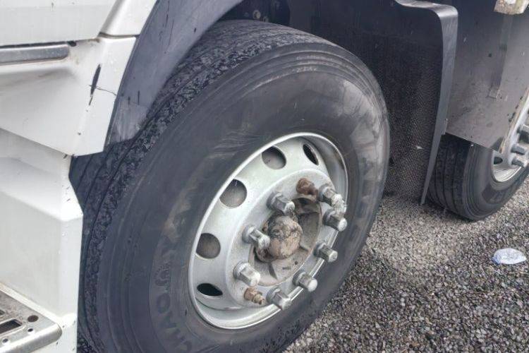 二手东风商用车 292马力 载货车