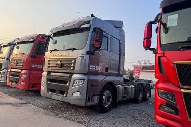 二手中国重汽 汕德卡SITRAK G7S重卡 680马力 6X4 AMT自动档牵引车(国六) 双驱 潍柴二手牵引车 黄牌图片