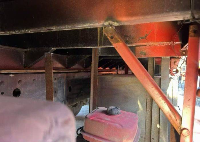 二手青岛解放 460马力 载货车