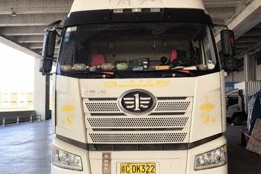 二手一汽解放 J6L中卡 复合型 280马力 6X2 9.7米厢式载货车(国五) 前四后四 一汽二手载货车 黄牌图片