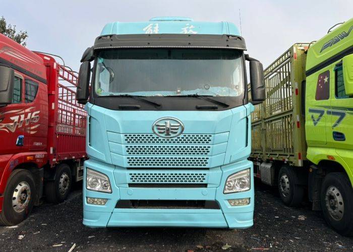 二手青岛解放 520马力 载货车
