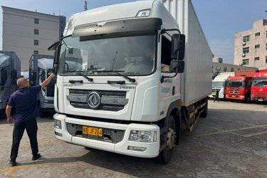 二手东风 多利卡D12 220马力 4X2 9.6米厢式载货车(国六) 单桥 东风康明斯二手载货车 黄牌图片