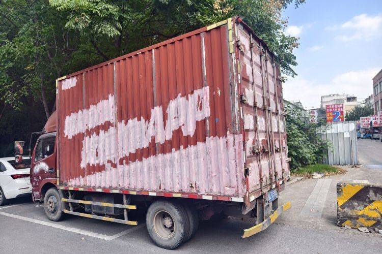 二手东风多利卡 130马力 载货车