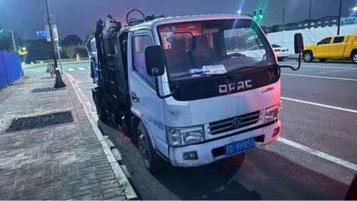 东风多利卡 115马力 专用车