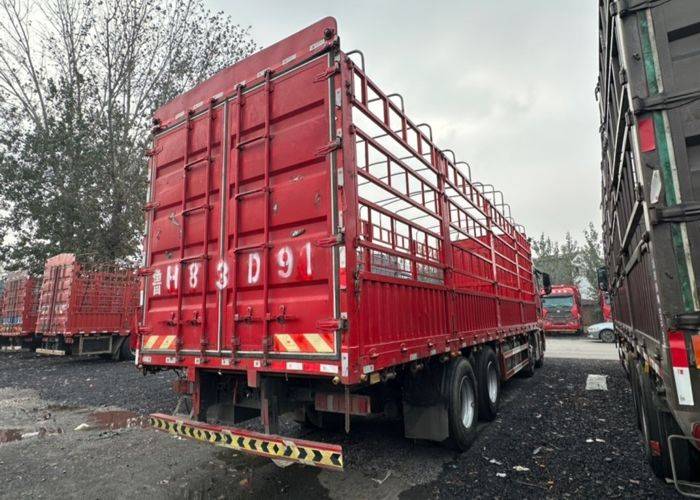 二手重汽汕德卡 540马力 载货车