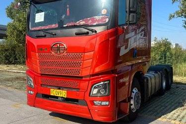 二手青岛解放 JH6重卡 领航版2.0 510马力 6X4 牵引车(国六) 双驱 锡柴二手牵引车 黄牌图片