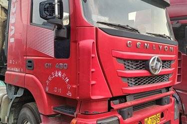 二手上汽红岩 杰狮M500重卡 标载版 430马力 6X4牵引车(国五) 双驱 上菲红二手牵引车 黄牌图片