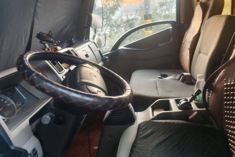 二手江铃汽车 129马力 载货车