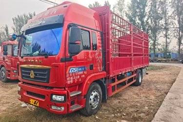 二手中国重汽 汕德卡SITRAK G5重卡 290马力 6X2 6.8米仓栅式载货车(国六) 前四后四 曼二手载货车 黄牌