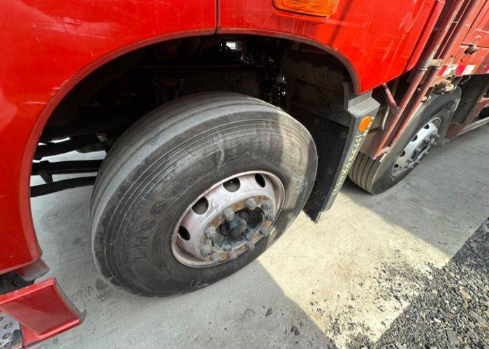 二手青岛解放 350马力 载货车